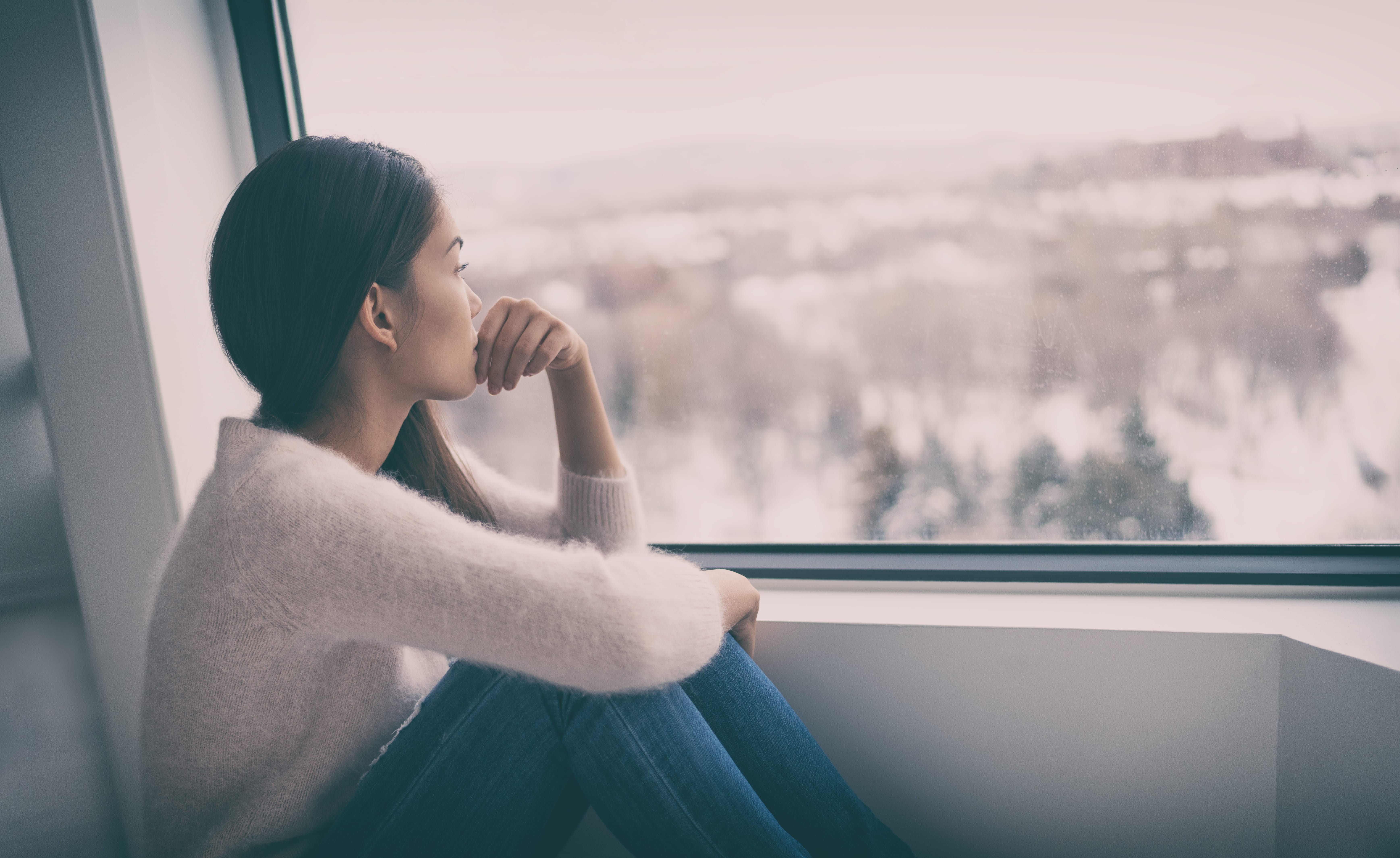 Cold Days, Dark Nights: Easy Ways to Stay Positive and Rest Well This Winter